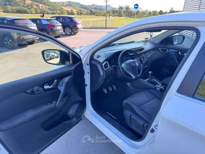 Nissan Qashqai 1.5 dCi Tekna OK NEOPATENTATI OK DISTRIBUZIONE Bianco usata Sant'Angelo in vado