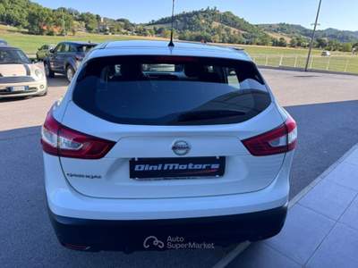 Nissan Qashqai 1.5 dCi Tekna OK NEOPATENTATI OK DISTRIBUZIONE Bianco usata Sant'Angelo in vado