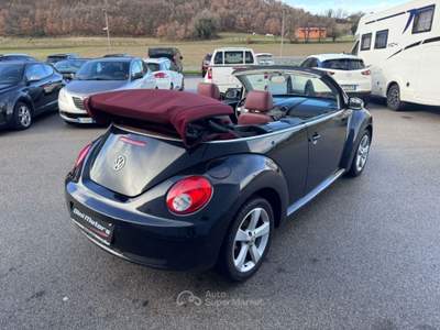 Volkswagen New Beetle 1.6 Cabrio Edizione limitata RED Edition BORDEAUX Nero usata Sant'Angelo in vado