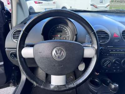 Volkswagen New Beetle 1.6 Cabrio Edizione limitata RED Edition BORDEAUX Nero usata Sant'Angelo in vado