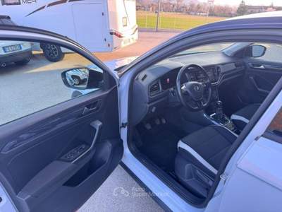Volkswagen T-Roc 1.6 TDI SCR Advanced White silver PERLATO OK NEOPA Bianco usata Sant'Angelo in vado