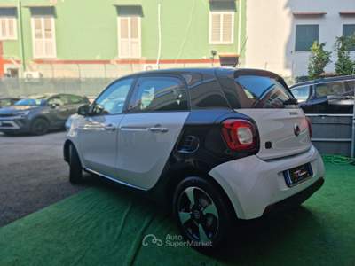 Smart ForFour Passion Bianco usata Cercola