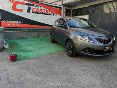 Lancia Ypsilon 5 porte S&S Hybrid Ecochic Gold Grigio usata Cercola