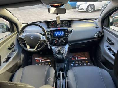Lancia Ypsilon 5 porte S&S Hybrid Ecochic Gold Grigio usata Cercola