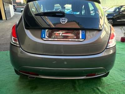 Lancia Ypsilon 5 porte S&S Hybrid Ecochic Gold Grigio usata Cercola