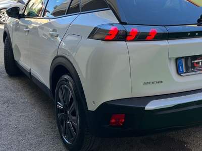 Peugeot 2008 S&S EAT8 GT Line Bianco usata Cercola