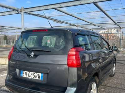 Peugeot 5008 Business Grigio usata Torino