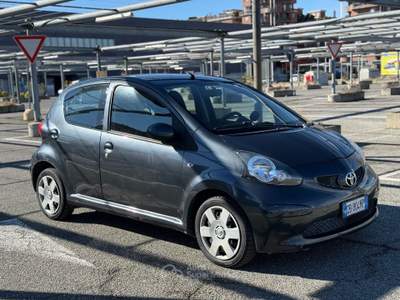 Toyota Aygo 5 porte Nero usata Torino