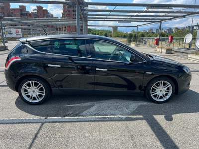 Lancia Delta DPF Platino Nero usata Torino