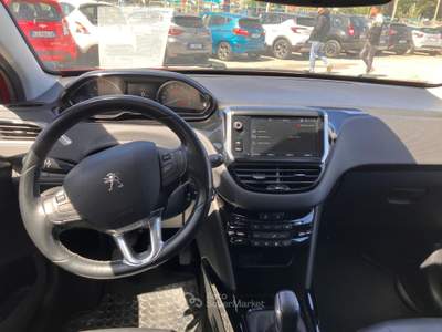 Peugeot 2008 1.2 110cv Allure Rosso usata LIVORNO