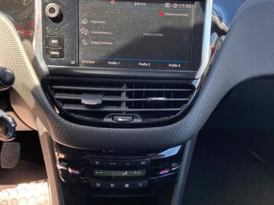 Peugeot 2008 1.2 110cv Allure Rosso usata LIVORNO