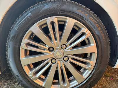 Peugeot 208 Peugeot 208 immatricolata nel 2017 adatta anche a neopatentati. Bianco usata Gussago