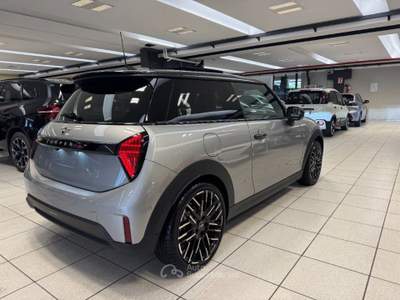 MINI Clubman Favoured PACK. M + TETTO APR.-11.600KM Grigio usata Arsago Seprio