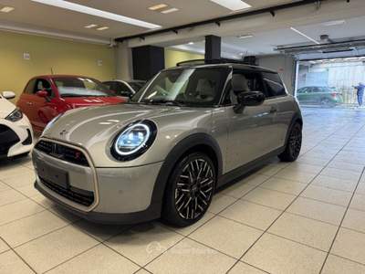 MINI Clubman Favoured PACK. M + TETTO APR.-11.600KM Grigio usata Arsago Seprio MINI Clubman Favoured PACK. M + TETTO APR.-11.600KM Grigio usata Arsago Seprio