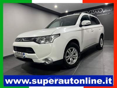 Mitsubishi Outlander 2.2 DI-D 4WD Intense UNICO PROPRITARIO Bianco usata Atena lucana