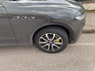 Maserati Levante mezzo in ottime condizioni garanzia Grigio usata Umbertide
