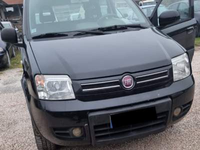 Fiat Panda 1.3 MJT 4x4 - OK NEOPATENTATI Nero usata Sant'Angelo in vado