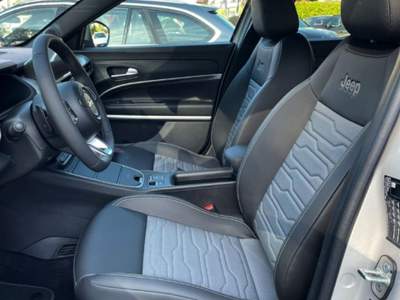 Jeep Avenger 1.2 Turbo 136 CV MHEV 4xe Grigio usata Sant'Angelo in vado