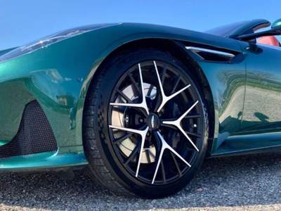 Aston Martin DB12 V8 Volante Verde usata Sant'Angelo in vado
