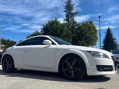 Audi TT Coupé 2.0 TDI quattro S line Bianco usata Sant'Angelo in vado