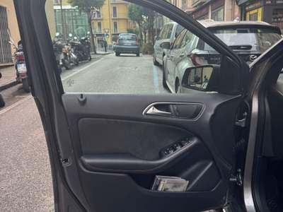 Mercedes-Benz Classe B B 200 d Automatic Sport Grigio usata Salerno