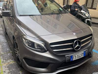 Mercedes-Benz Classe B B 200 d Automatic Sport Grigio usata Salerno