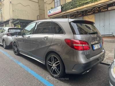 Mercedes-Benz Classe B B 200 d Automatic Sport Grigio usata Salerno