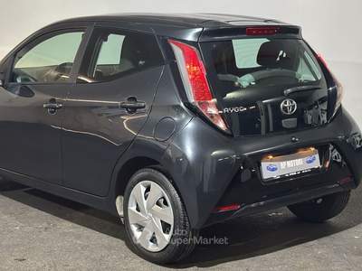Toyota Aygo 5 porte x-cool Grigio usata Cardito