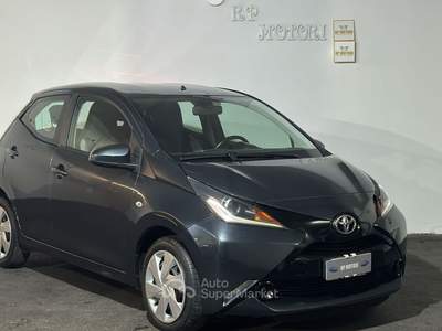 Toyota Aygo 5 porte x-cool Grigio usata Cardito