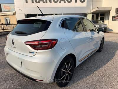 Renault Clio Full Hybrid E-Tech 140 CV 5 porte R.S. Line Bianco usata CALCINATO