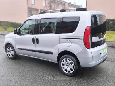 Fiat Doblò 1.6 MJT 95CV 7 Posti Lounge Grigio usata Casteggio