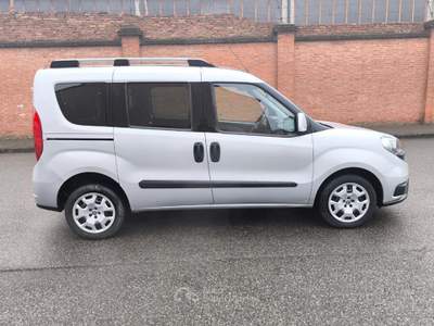 Fiat Doblò 1.6 MJT 95CV 7 Posti Lounge Grigio usata Casteggio