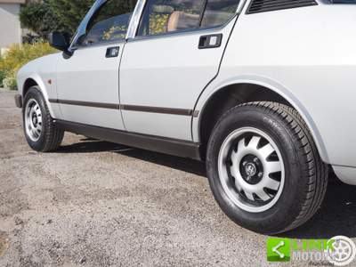 Alfa Romeo Alfetta 2.0 Quadrifoglio Oro Argento usata Bari