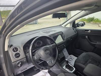 Volkswagen Golf 1.6 TDI DPF DSG Highline Grigio usata Taranto