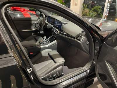 BMW Serie 3 318i Competition xDrive TETTO CARBONIO 4X4 FULL BLACK Nero usata Sant'Angelo in vado