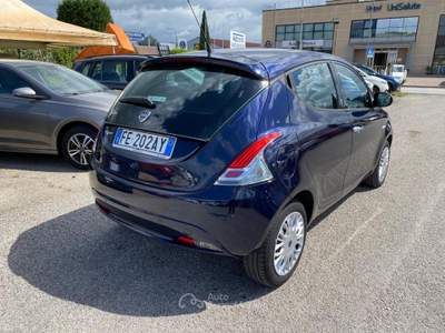 Lancia Ypsilon 1.2 69 CV 5 porte Silver 5 POSTI Blu/Azzurro usata Sinalunga