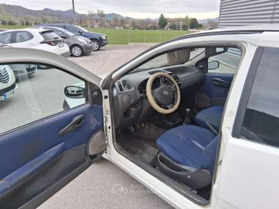 Fiat Punto 1.3 JTD 3p. 2 p.ti Van N1 AUTOCARRO Bianco usata Sant'Angelo in vado