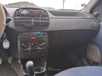 Fiat Punto 1.3 JTD 3p. 2 p.ti Van N1 AUTOCARRO Bianco usata Sant'Angelo in vado