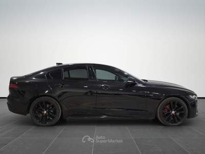 Jaguar XE  2.0d i4 mhev r-dynamic black awd 204cv auto Nero usata Firenze