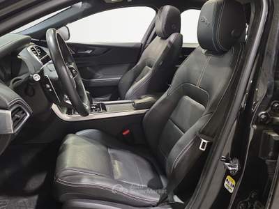 Jaguar XE  2.0d i4 mhev r-dynamic black awd 204cv auto Nero usata Firenze
