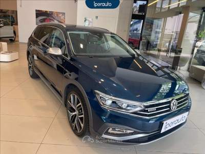Volkswagen Passat Passat alltrack 2.0 tdi 4motion 190cv dsg Blu/Azzurro usata Bergamo