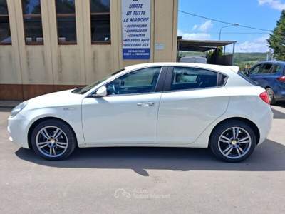 Alfa Romeo Giulietta Giulietta 1.6 JTDm-2 105 CV Distinctive Bianco usata Laterina