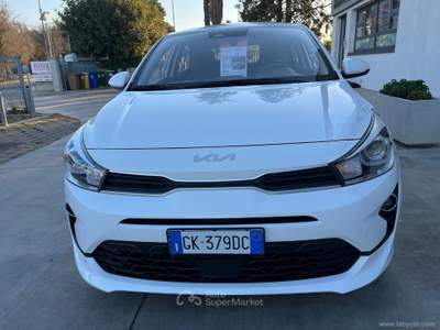 Kia Rio Rio 1.2 DPi 84 CV Style Techno Pack *46.000KM Bianco usata Mesagne