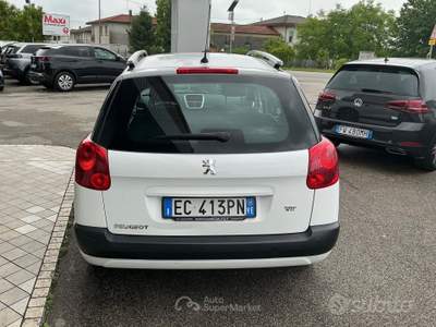 Peugeot 207 1.4 benzina Neopatentati usata Chiarano
