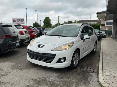 Peugeot 207 1.4 benzina Neopatentati usata Chiarano
