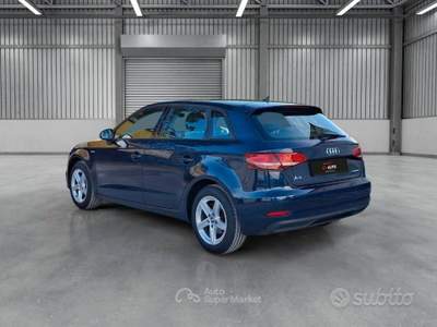 Audi A3 Sportback 1.4 tfsi g-tron Business 110cv usata Fermo