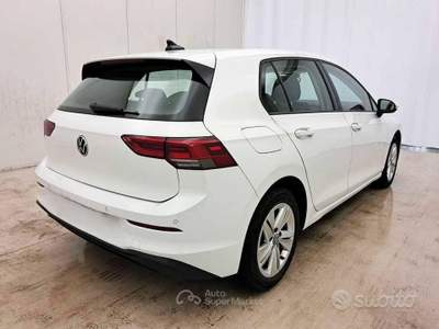 Volkswagen Golf Life usata Fermo