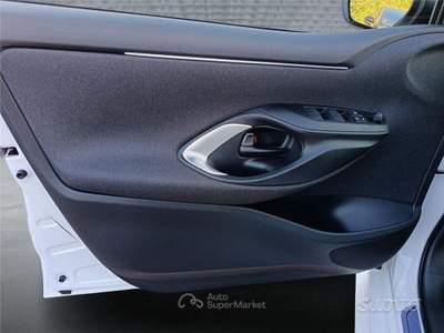 Toyota Yaris 4ª serie 1.5 Hybrid 5 porte Active usata BARI