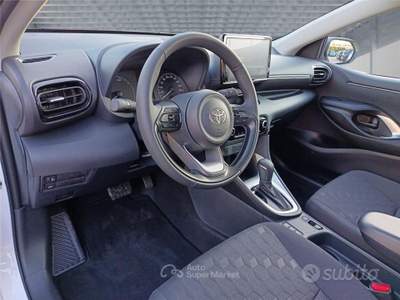Toyota Yaris 4ª serie 1.5 Hybrid 5 porte Active usata BARI