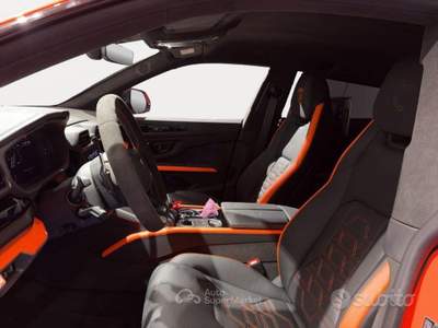 Lamborghini Urus 4.0 SE vettura ufficiale usata Arzano